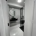 Apartment Town Centre Apartment, Newly Renovated