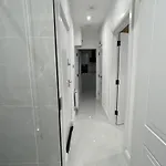 Town Centre Apartment, Newly Renovated Apartment *