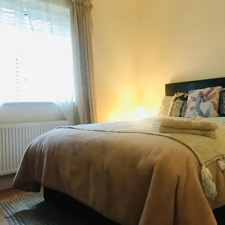 Town Centre Apartment, Newly Renovated * Letterkenny