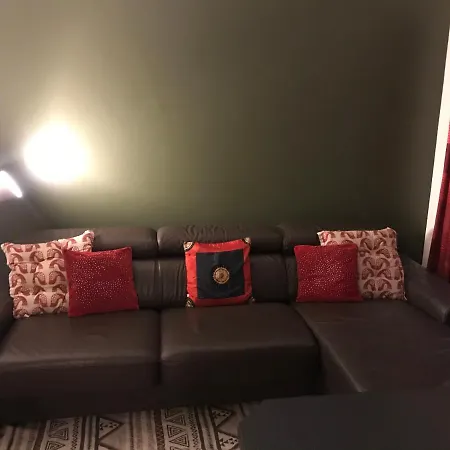 Town Centre Apartment *