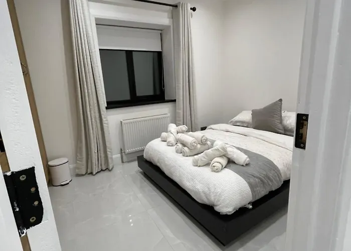 Town Centre Apartment, Newly Renovated Daire