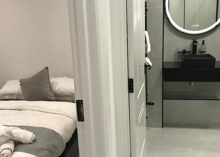 Town Centre Apartment, Newly Renovated * Леттеркенни