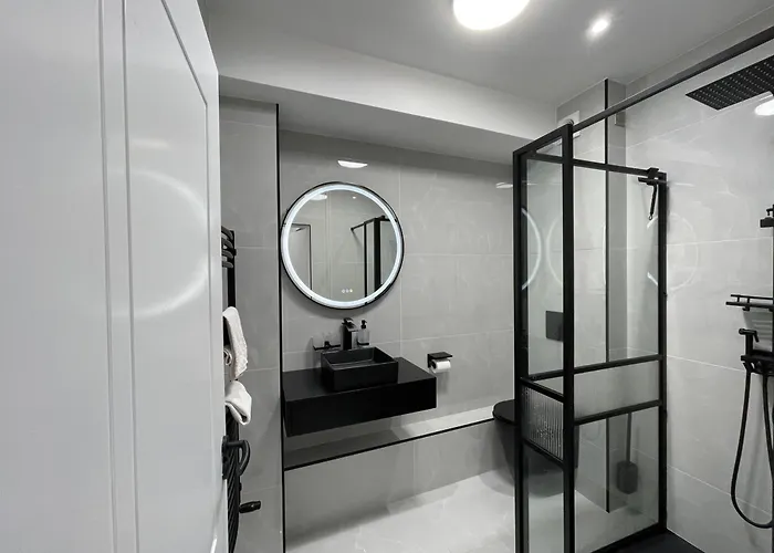 Апартаменты Town Centre Apartment, Newly Renovated Леттеркенни