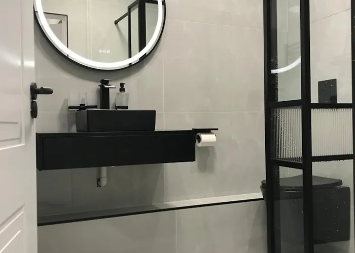 Town Centre Apartment, Newly Renovated