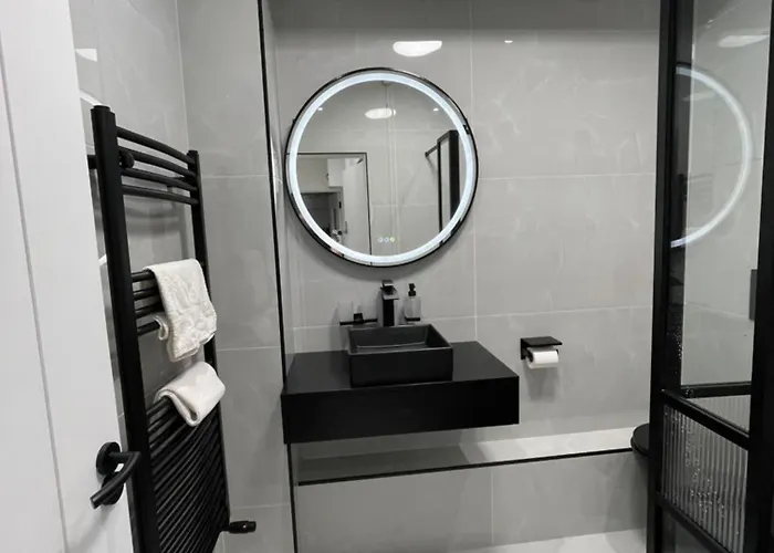 Town Centre Apartment, Newly Renovated Lejlighed *