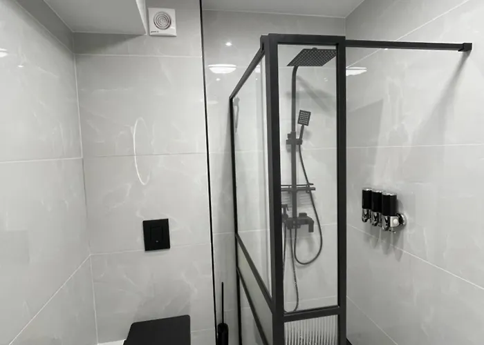 Town Centre Apartment, Newly Renovated