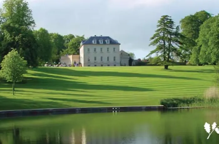 Town Centre Apartment, Newly Renovated Апартаменты